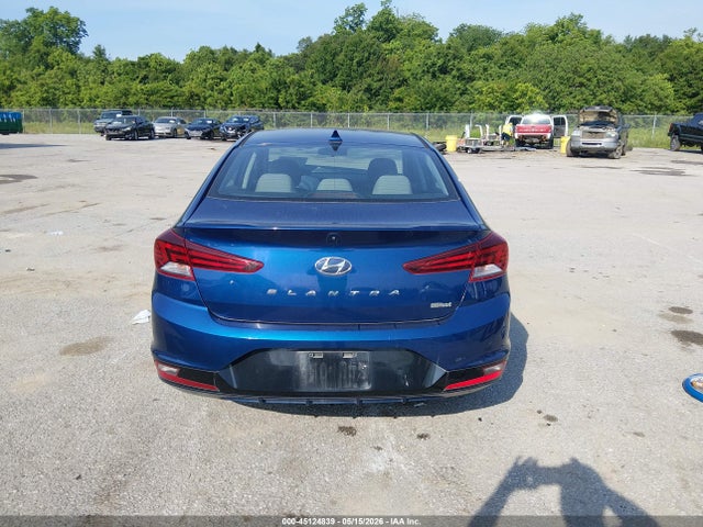 Hyundai ELANTRA Sel