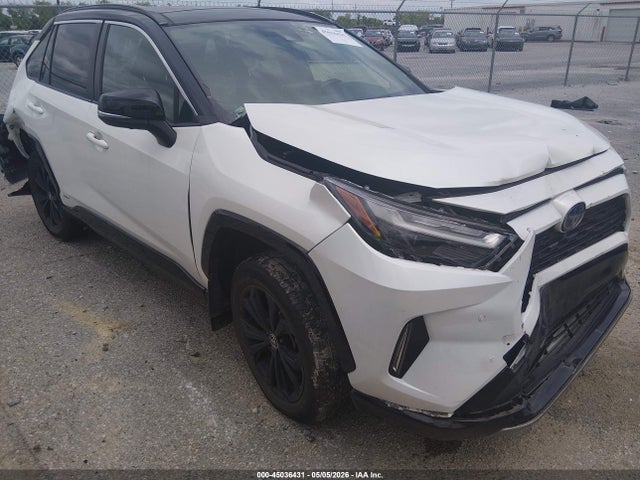 Salvage Toyota RAV4 Image