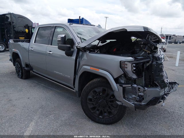 Salvage General Motors Sierra 2500HD Image