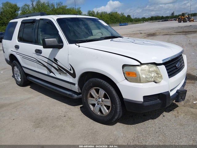 Salvage Ford Explorer Image