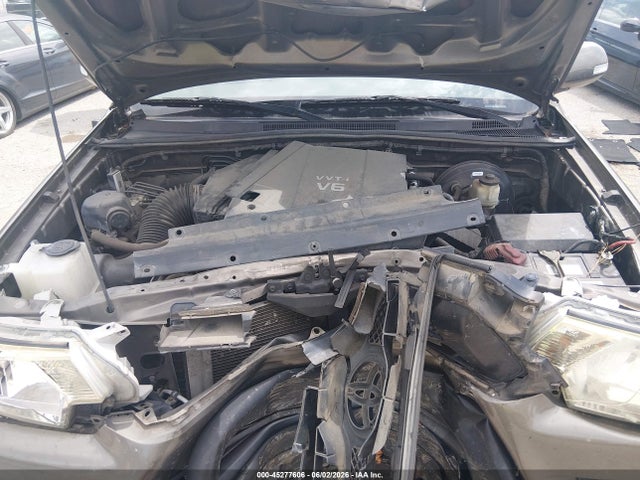 Toyota Tacoma Base V6