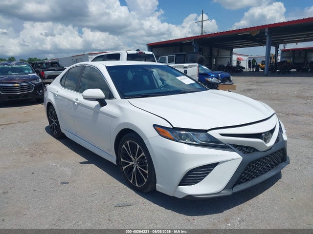 Salvage Toyota Camry Image