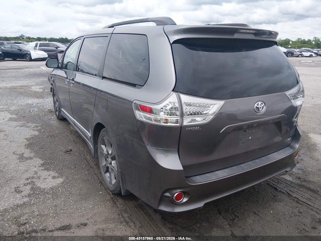 Toyota Sienna Se Premium 8 Passenger