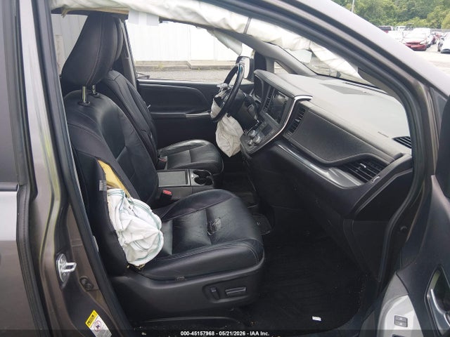 Toyota Sienna Se Premium 8 Passenger