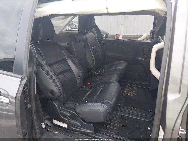 Toyota Sienna Se Premium 8 Passenger