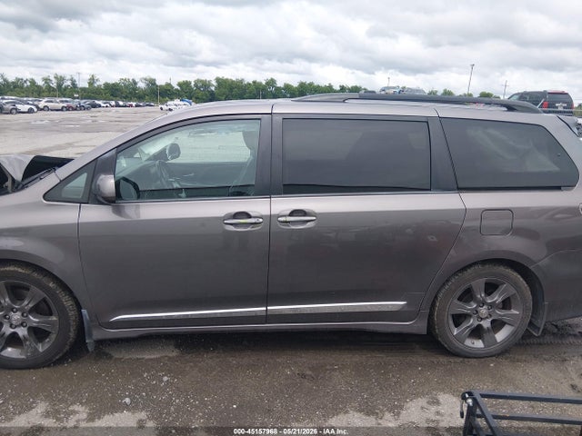 Toyota Sienna Se Premium 8 Passenger
