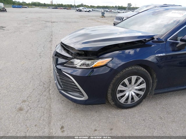 Toyota Camry Le Hybrid