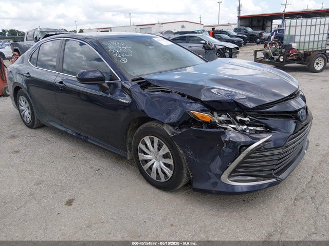 Salvage Toyota Camry Image