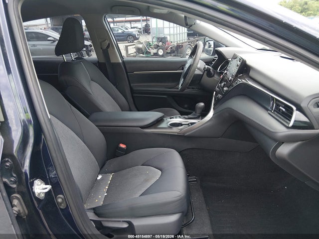 Toyota Camry Le Hybrid