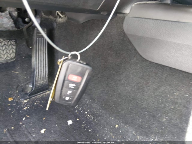 Toyota Camry Le Hybrid