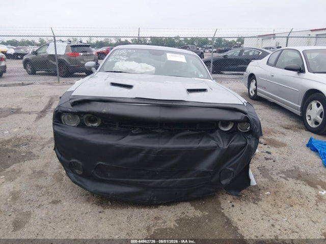 Dodge Challenger Sxt