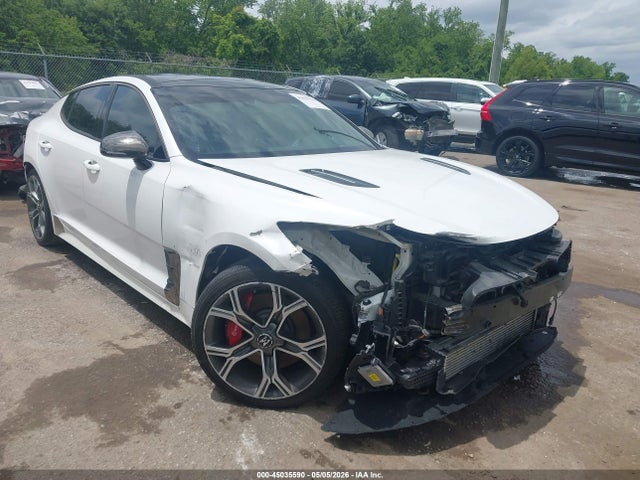 Salvage Kia Stinger Image