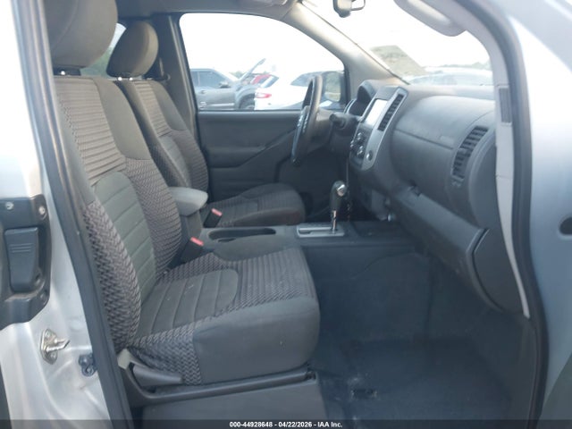 Nissan Frontier Sv