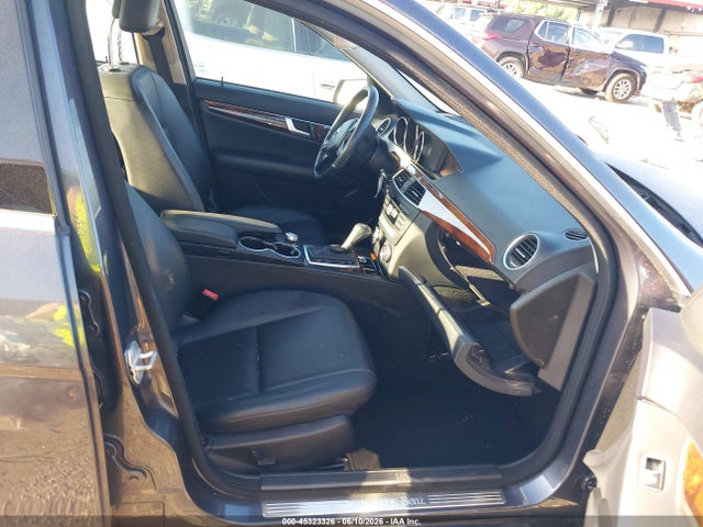 Mercedes-Benz C-Class Luxury