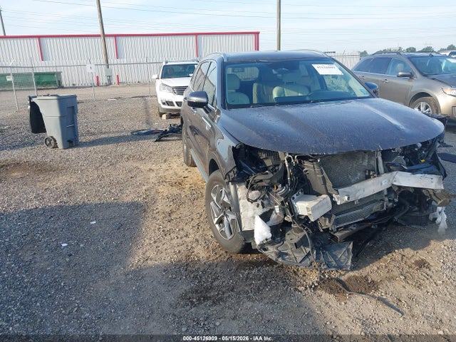 Salvage Kia Sorento Image