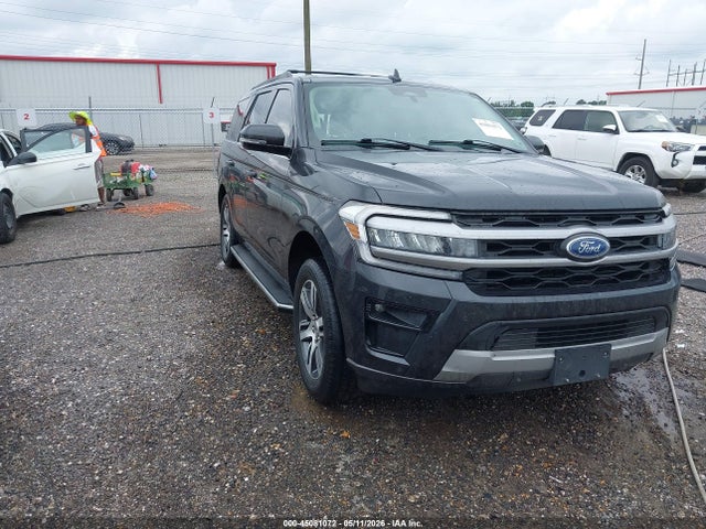 Salvage Ford Expedition Image