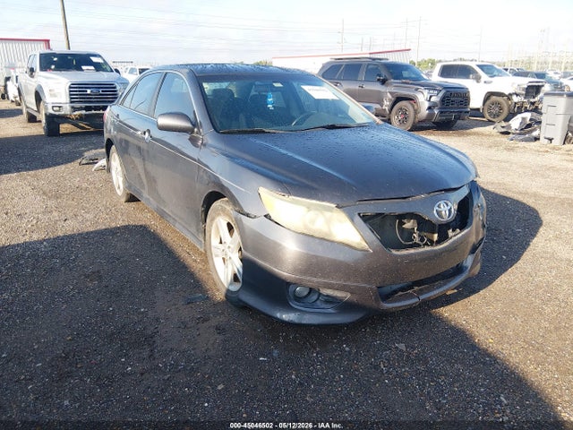 Salvage Toyota Camry Image