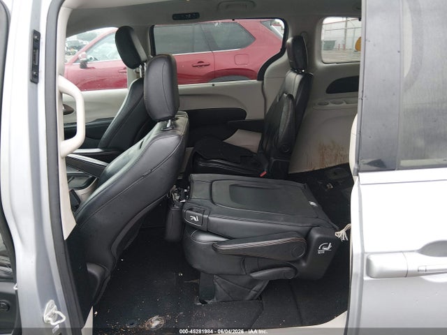 Chrysler Pacifica Touring L