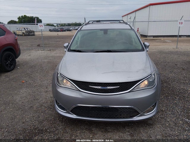 Chrysler Pacifica Touring L
