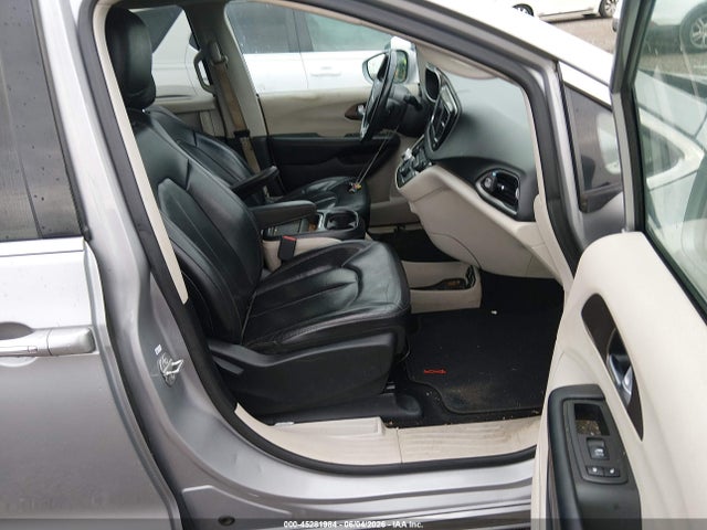 Chrysler Pacifica Touring L
