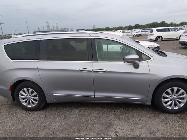 Chrysler Pacifica Touring L