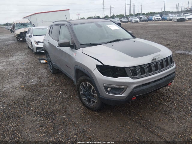 Salvage Jeep Compass Image