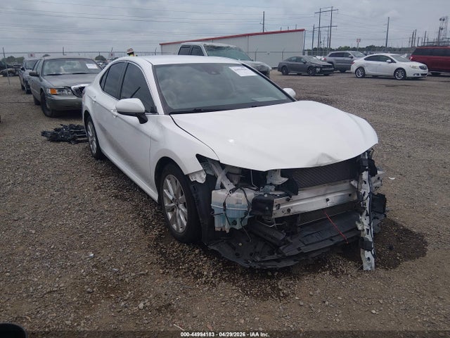 Salvage Toyota Camry Image