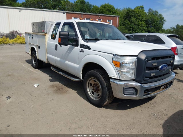 Salvage Ford F-350 Image