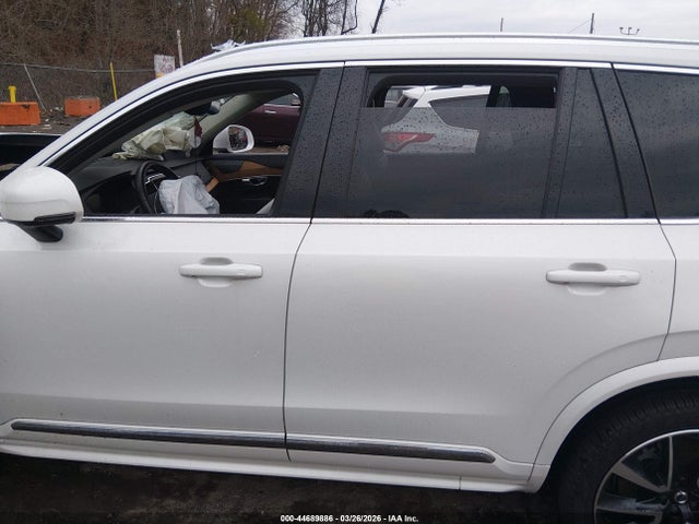 Volvo XC90 B6 Plus Bright Theme 7-seater
