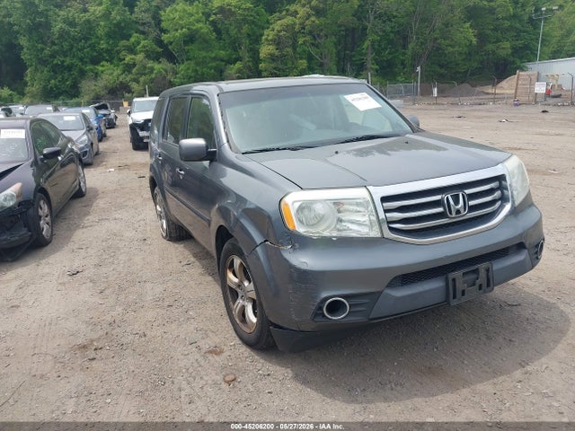 Salvage Honda Pilot Image