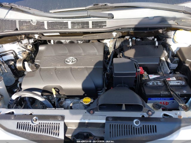 Toyota Sienna Le 8 Passenger