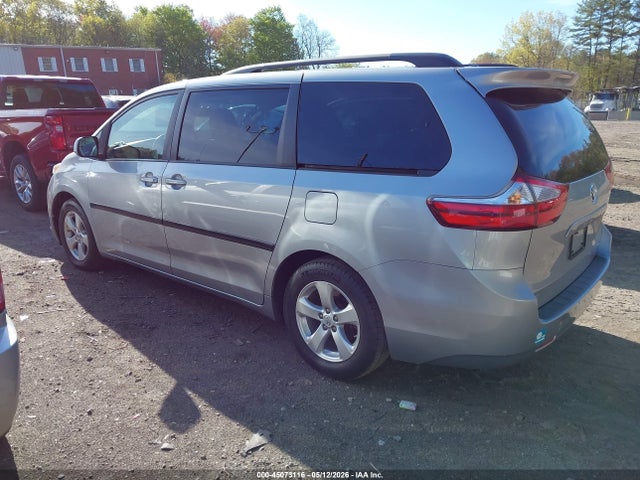 Toyota Sienna Le 8 Passenger