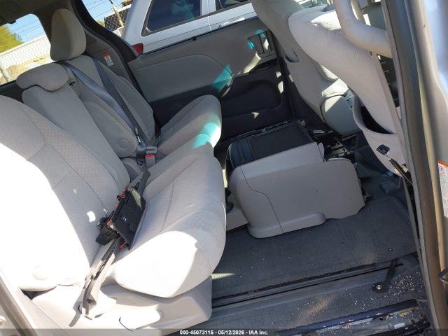 Toyota Sienna Le 8 Passenger