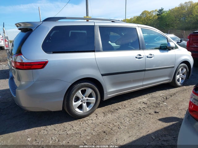 Toyota Sienna Le 8 Passenger