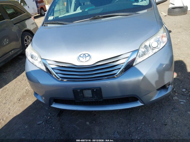 Toyota Sienna Le 8 Passenger