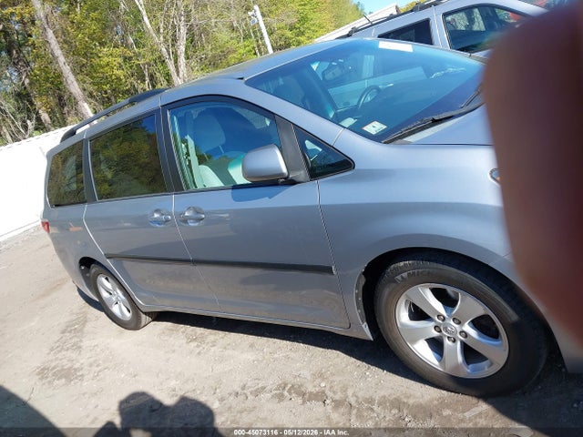 Toyota Sienna Le 8 Passenger
