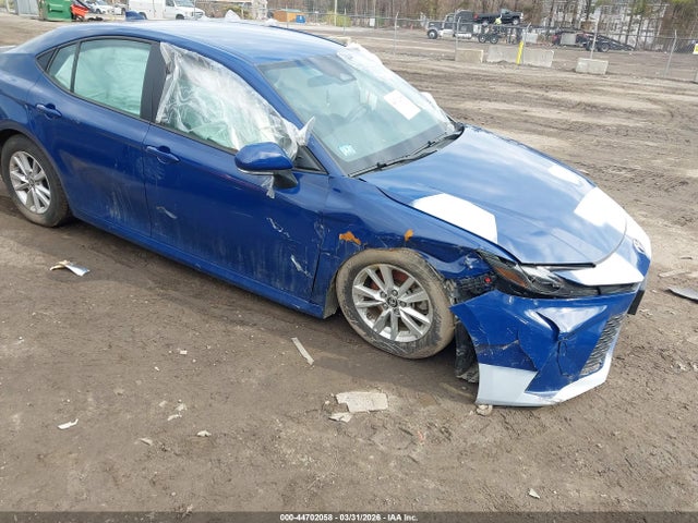Salvage Toyota Camry Image