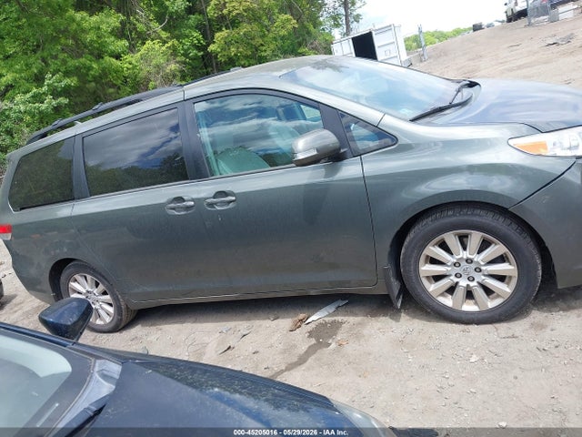 Toyota Sienna Limited 7 Passenger