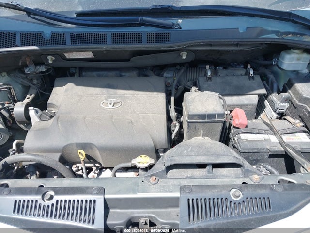 Toyota Sienna Limited 7 Passenger