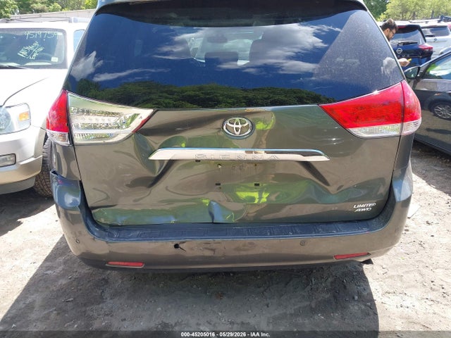 Toyota Sienna Limited 7 Passenger