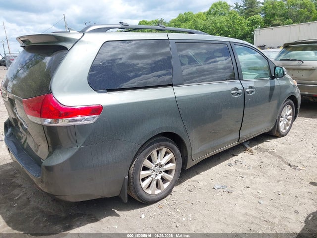 Toyota Sienna Limited 7 Passenger