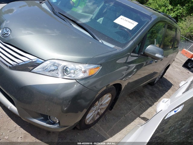 Toyota Sienna Limited 7 Passenger