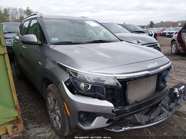 Salvage Kia Seltos Image