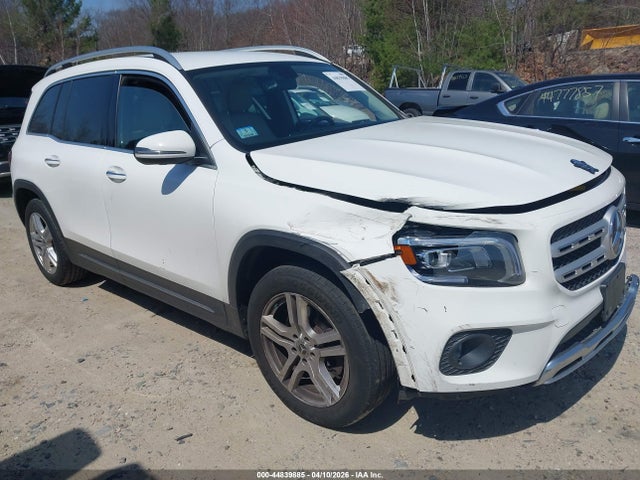 Salvage Mercedes-Benz GLB Image