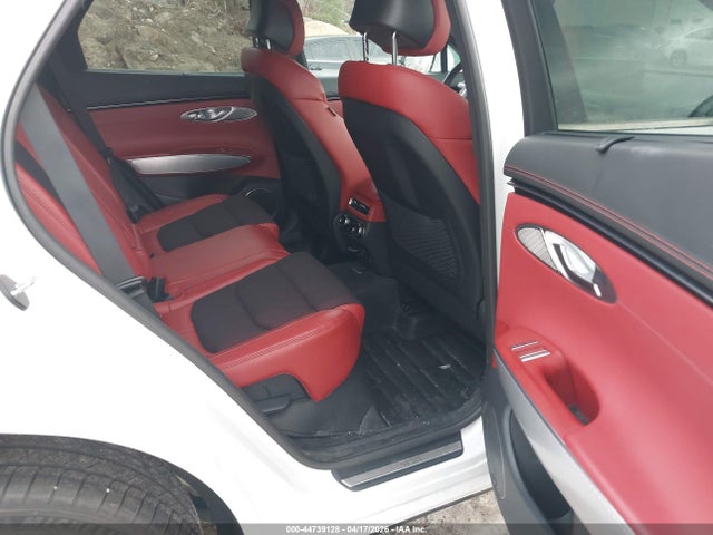 Genesis GV70 2.5t Awd
