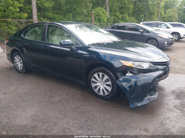 Salvage Toyota Camry Image