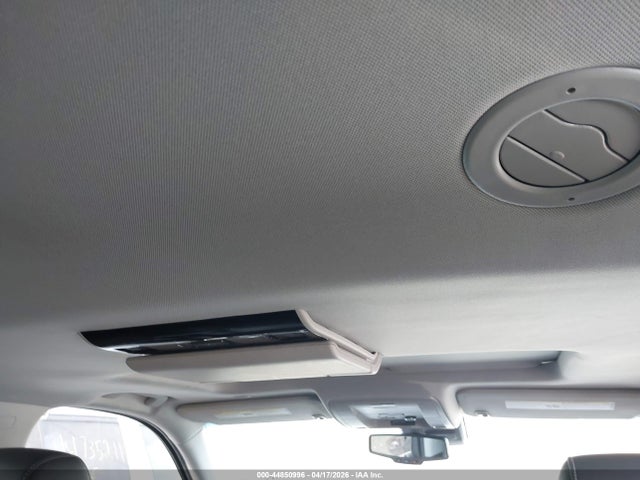 Chevrolet Suburban Lt