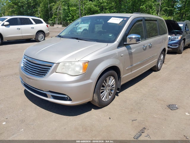 Chrysler Town & Country Touring-l 30th Anniversary