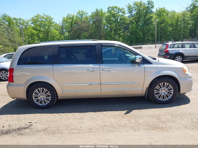 Chrysler Town & Country Touring-l 30th Anniversary