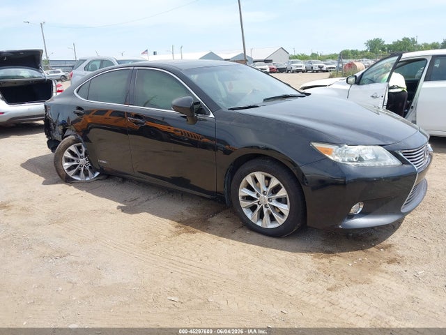 Salvage Lexus Es Image